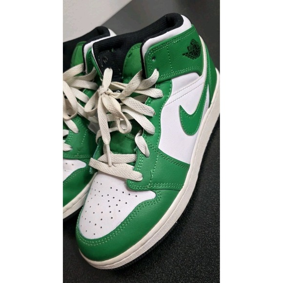 Nike Air Jordan 1 Mid Lucky Green Black White DQ8423-301 Kids 6Y W7 High Top EUC - Picture 3 of 6